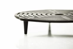 Petromax MAXI STACK GRATE - GRIGLIA / SOTTOPENTOLA IN GHISA DIAM. 30 CM 9 Petromax MAXI STACK GRATE - GRIGLIA / SOTTOPENTOLA IN GHISA DIAM. 30 CM -Mailgarden Negozio GRS30 04