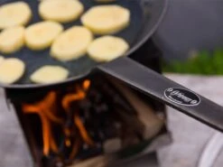 Petromax PADELLA IN FERRO BATTUTO MANICO LUNGO - DIAM. 32 CM 8 Petromax PADELLA IN FERRO BATTUTO MANICO LUNGO - DIAM. 32 CM -Mailgarden Negozio SP32 03